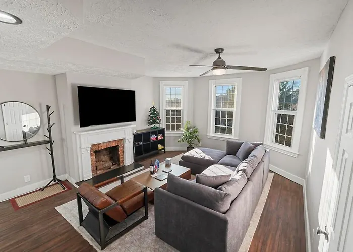 Family Retreat 2 Homes, Decks, Yard And Parking * Pittsburgh