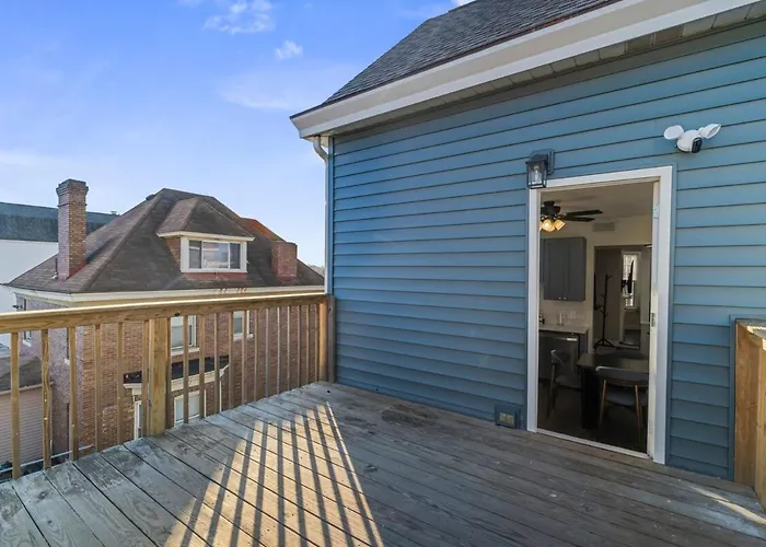 Family Retreat 2 Homes, Decks, Yard And Parking Pittsburgh