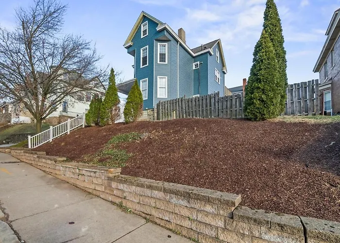 Family Retreat 2 Homes, Decks, Yard And Parking Сasa de vacaciones Pittsburgh
